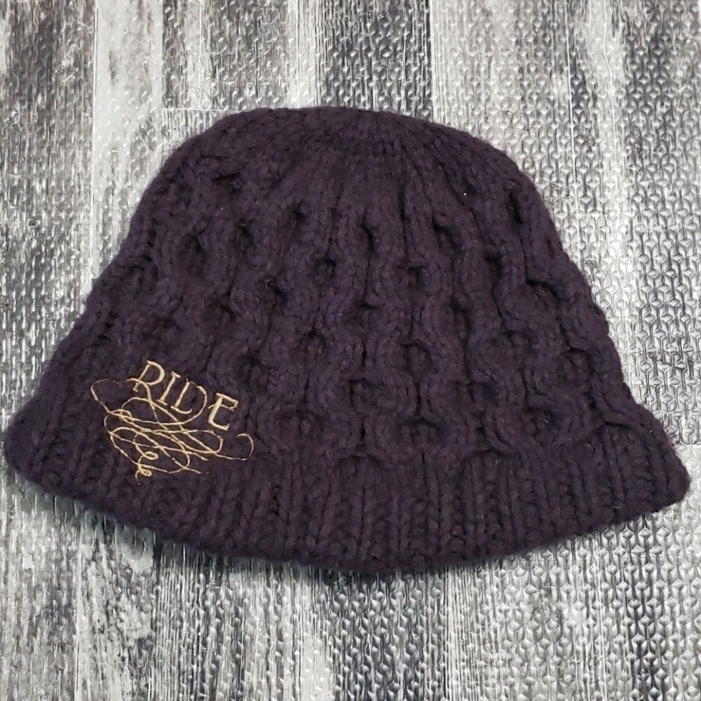 "RIDE" 100% LAMBSWOOL SNOWBOARD HAT 
